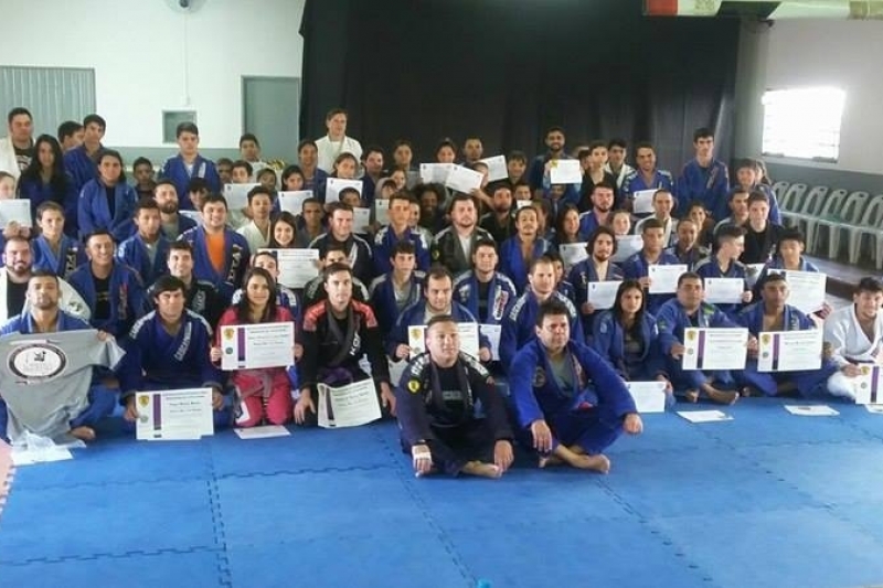 Referência mundial do Jiu Jitsu e do UFC, Mestre Joe Moreira realiza seminário em Buri