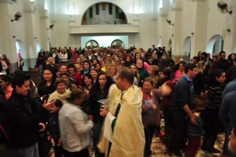 Católicos convocam reunião pela permanência do Pe Fernando